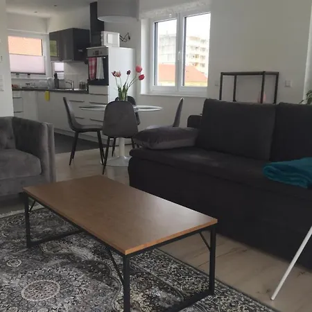 City Penthouse 2 *